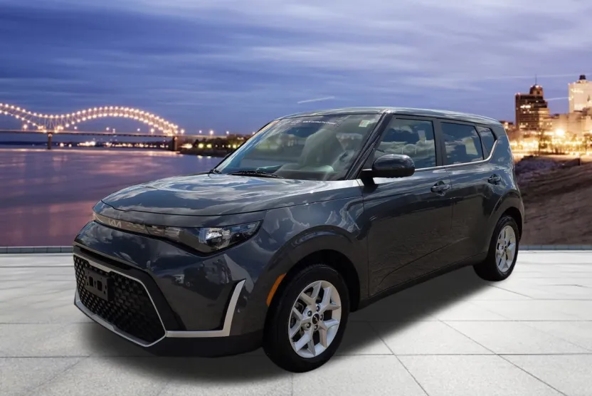 2023 Kia Soul LX photo 1