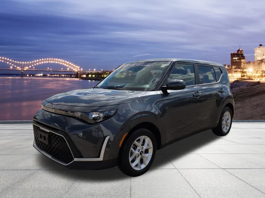 2023 Kia Soul LX photo 1