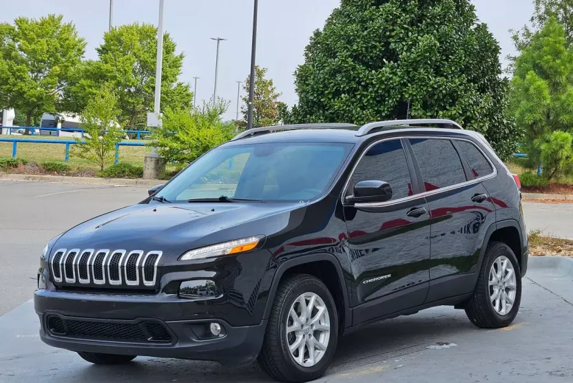 2018 Jeep Cherokee Latitude photo 1