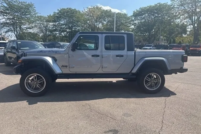 2020 Jeep Gladiator Sport photo 1