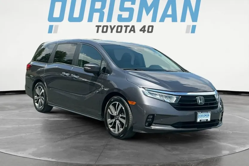 2023 Honda Odyssey Touring photo 1