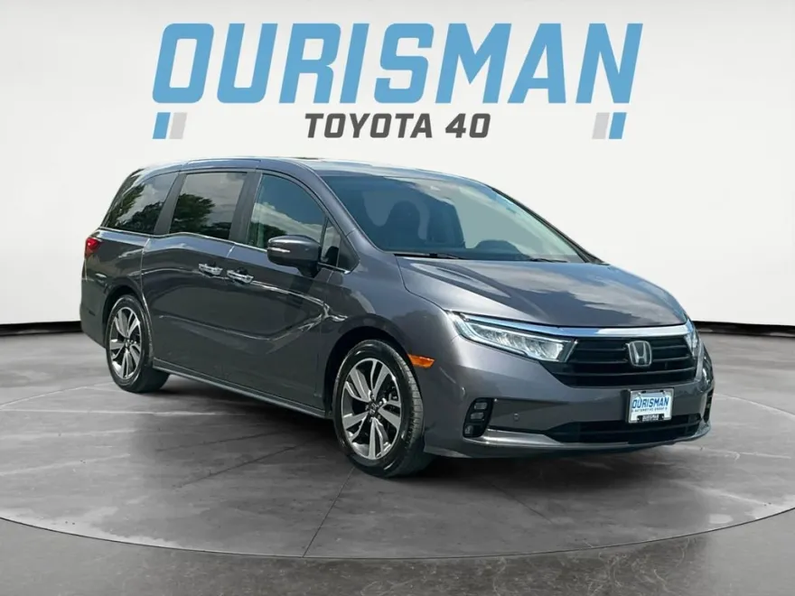 2023 Honda Odyssey Touring photo 1