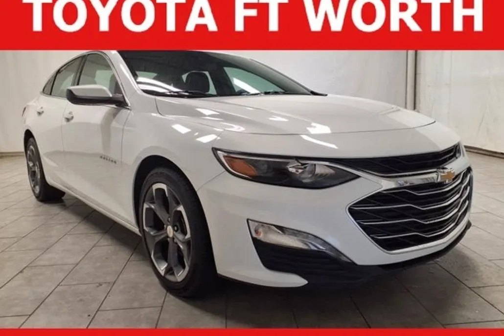 2024 Chevrolet Malibu 1LT photo 1