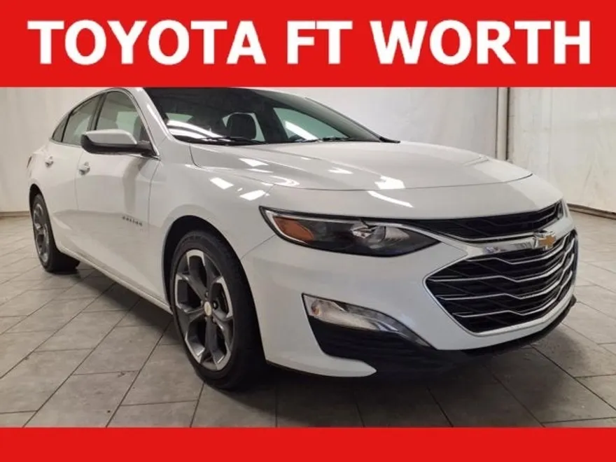 2024 Chevrolet Malibu 1LT photo 1