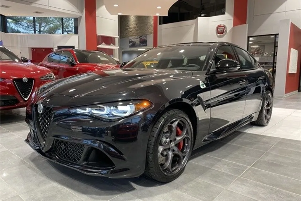 2024 Alfa Romeo Giulia Quadrifoglio photo 1