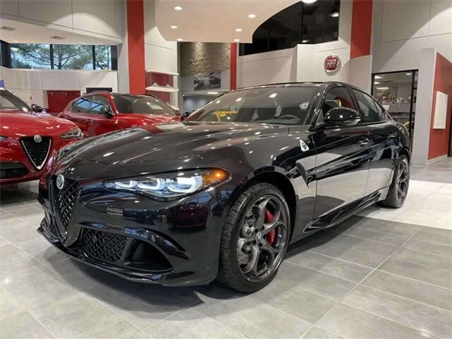 2024 Alfa Romeo Giulia Quadrifoglio photo 1