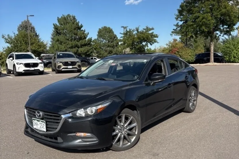 2018 Mazda Mazda3 Touring photo 1