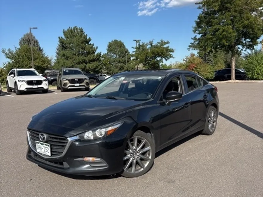 2018 Mazda Mazda3 Touring photo 1