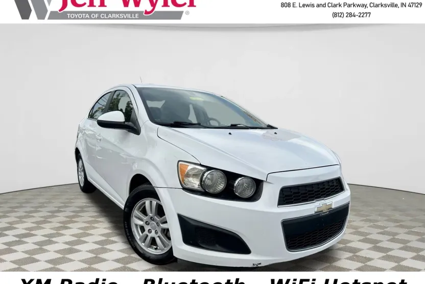 2016 Chevrolet Sonic LT photo 1