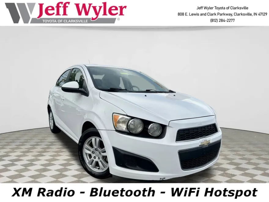 2016 Chevrolet Sonic LT photo 1