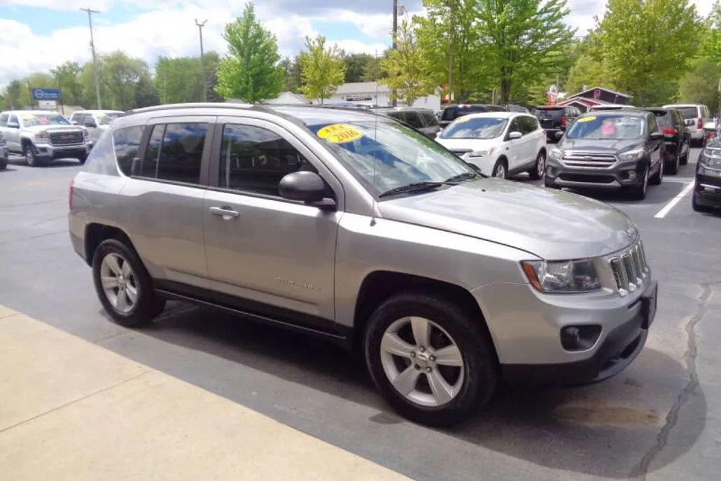 2016 Jeep Compass Sport photo 1