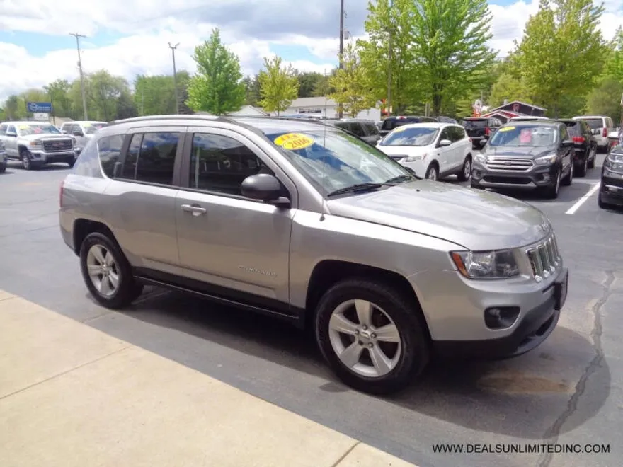 2016 Jeep Compass Sport photo 1