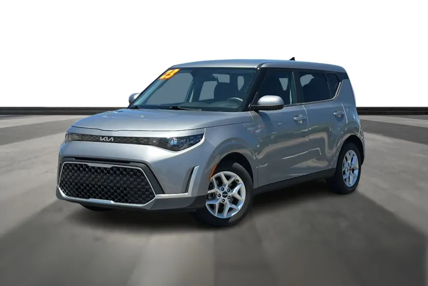 2023 Kia Soul LX photo 1