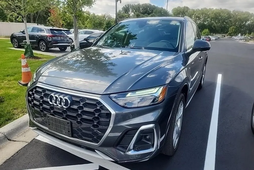 2023 Audi Q5 45 S line Premium Plus photo 1
