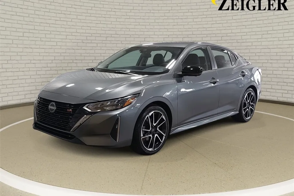 2024 Nissan Sentra SR photo 1