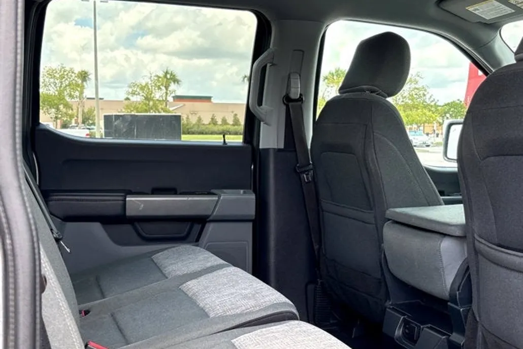 2023 Ford F-150 XLT photo 1