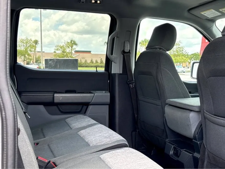 2023 Ford F-150 XLT photo 1