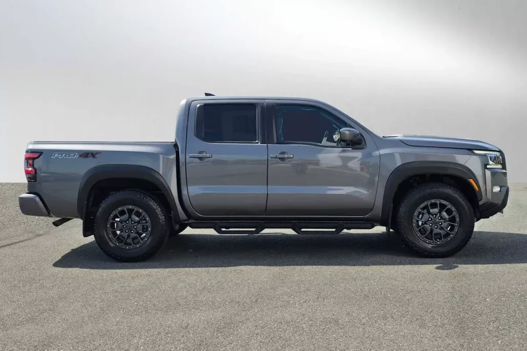2023 Nissan Frontier PRO-4X photo 1