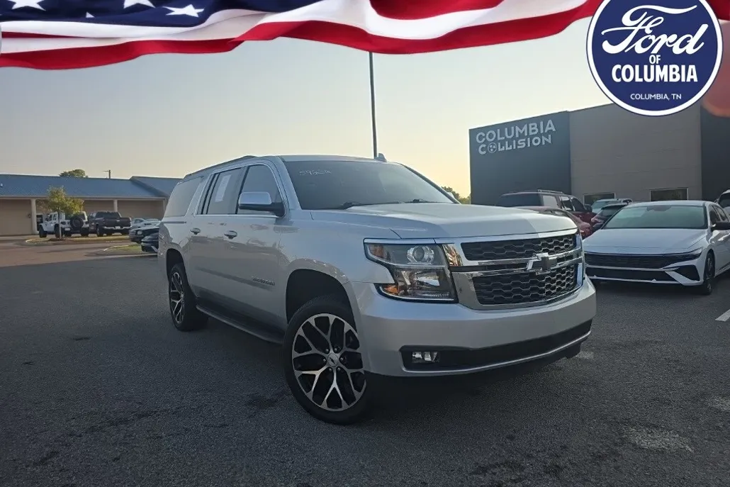 2020 Chevrolet Suburban LT photo 1