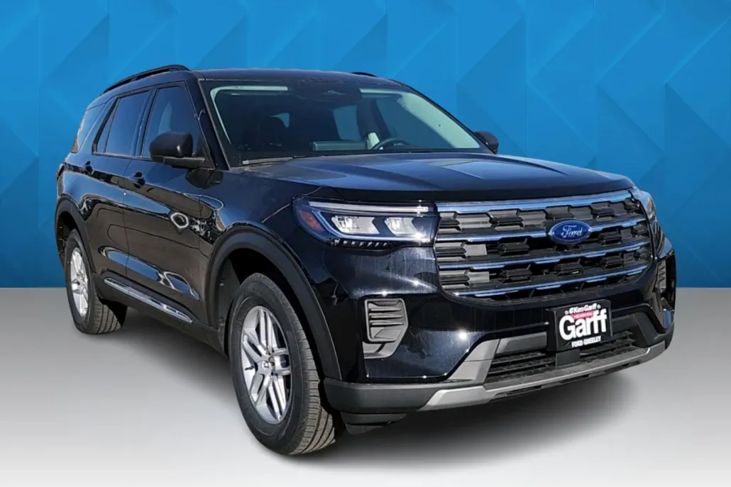 2025 Ford Explorer photo 1