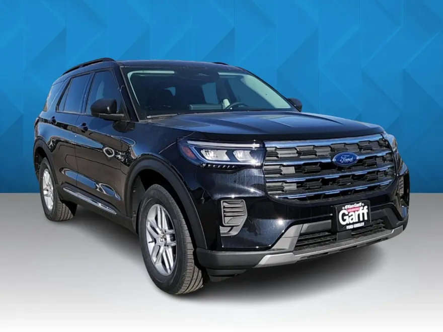 2025 Ford Explorer photo 1