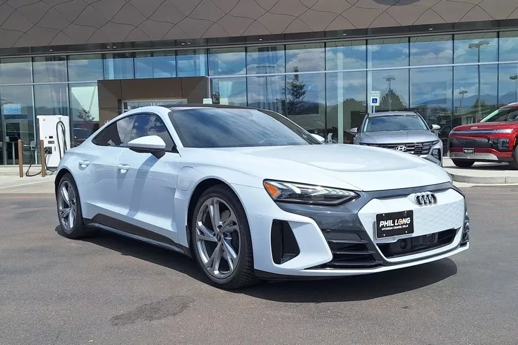 2023 Audi e-tron GT Premium Plus photo 1