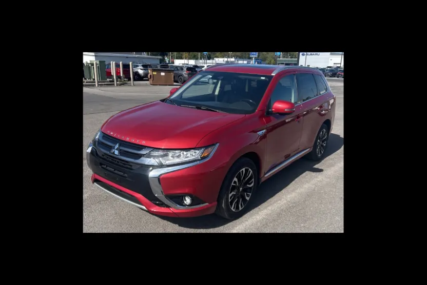 2018 Mitsubishi Outlander PHEV SEL S-AWC photo 1
