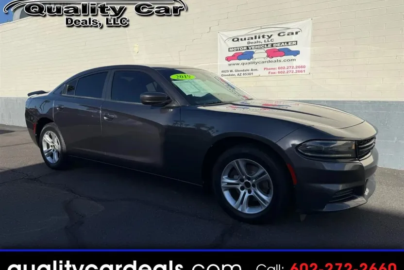 2019 Dodge Charger SXT photo 1