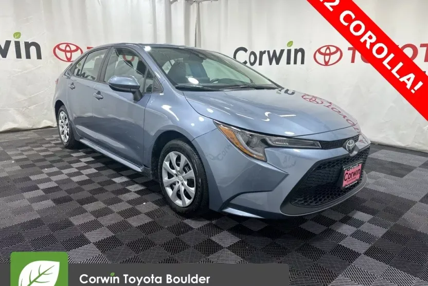 2022 Toyota Corolla LE photo 1