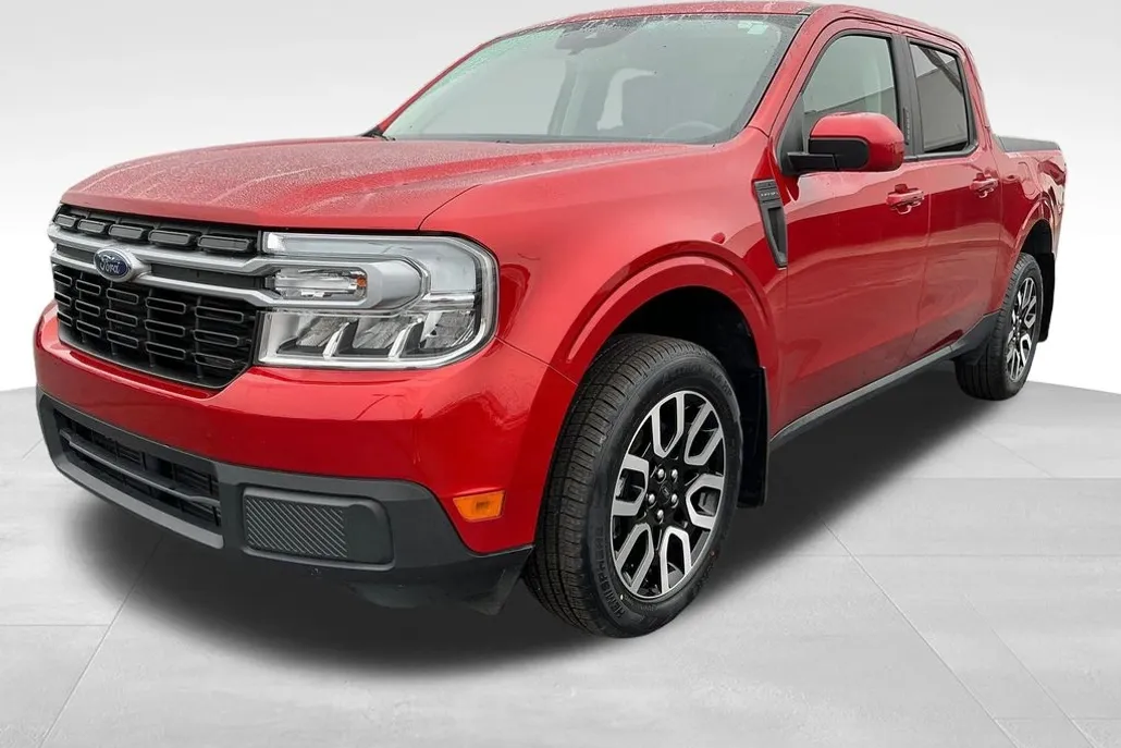 2023 Ford Maverick Lariat photo 1