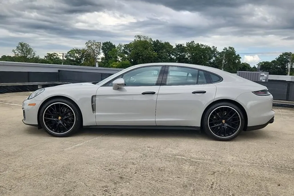 2023 Porsche Panamera Platinum photo 1