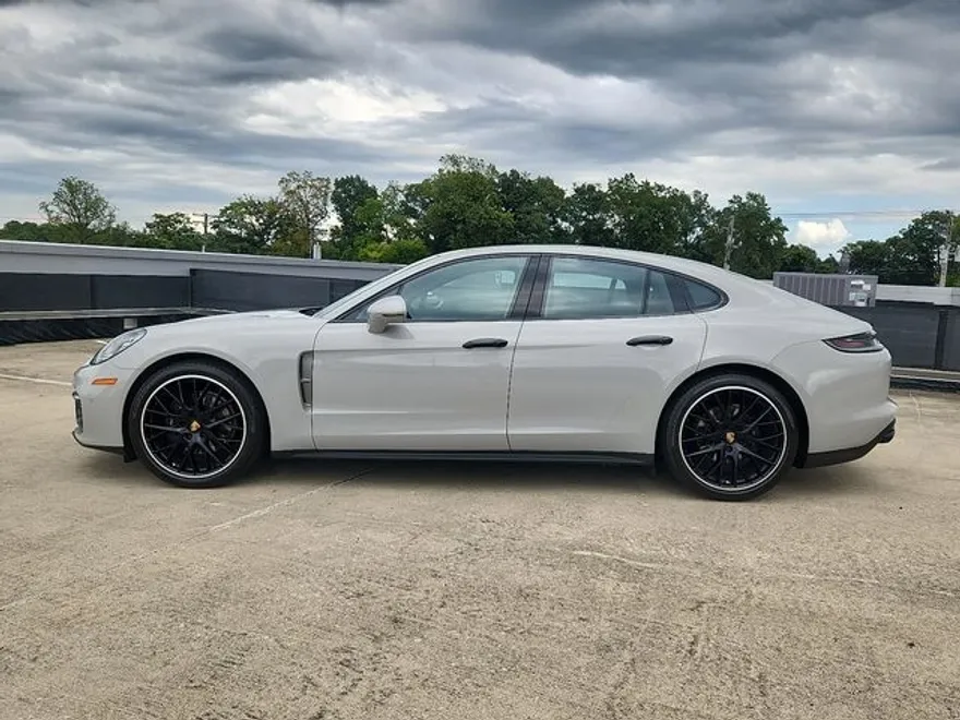 2023 Porsche Panamera Platinum photo 1