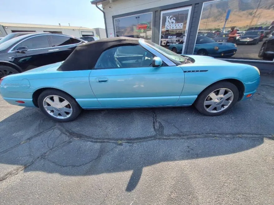 2002 Ford Thunderbird Deluxe photo 1