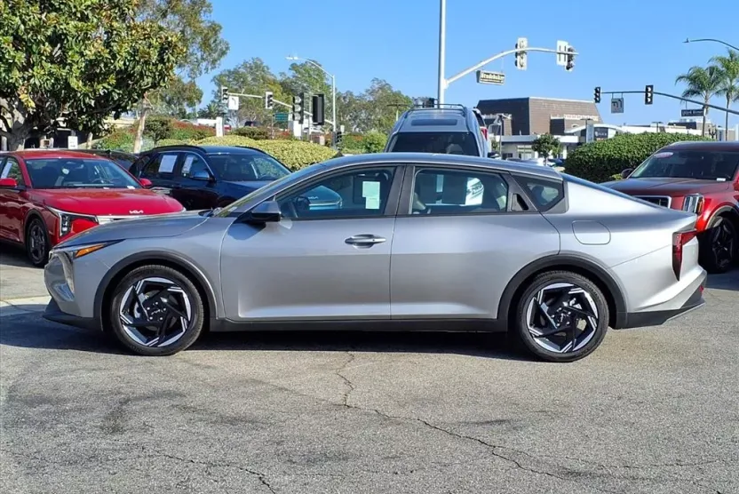 2025 Kia K4 EX photo 1