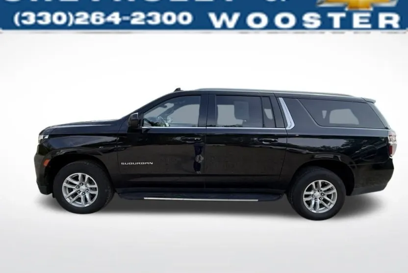2023 Chevrolet Suburban LT photo 1