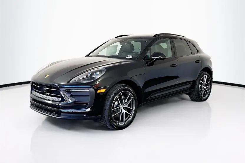 2025 Porsche Macan T photo 1