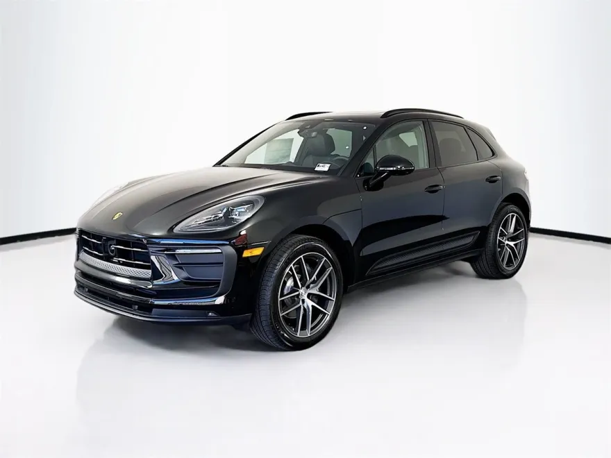 2025 Porsche Macan T photo 1