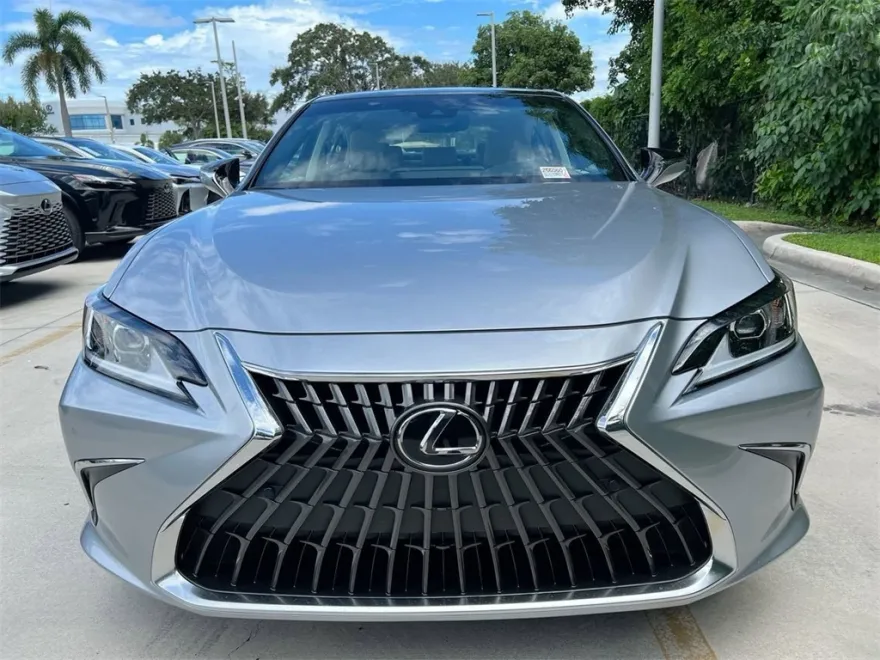 2025 Lexus ES 350 photo 1