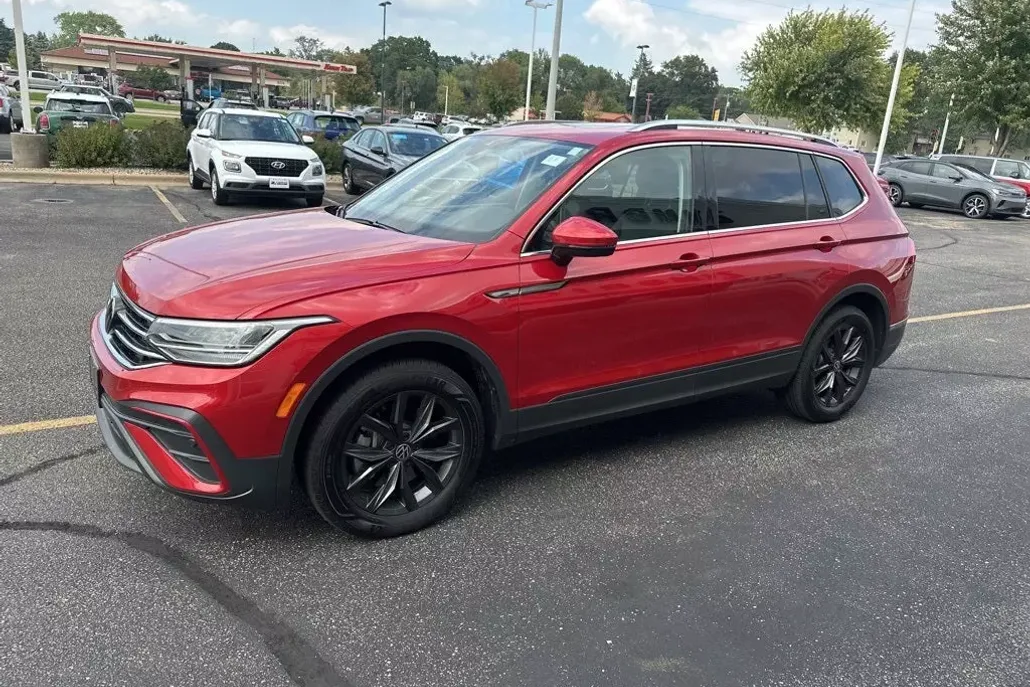 2024 Volkswagen Tiguan SE Wolfsburg Edition photo 1