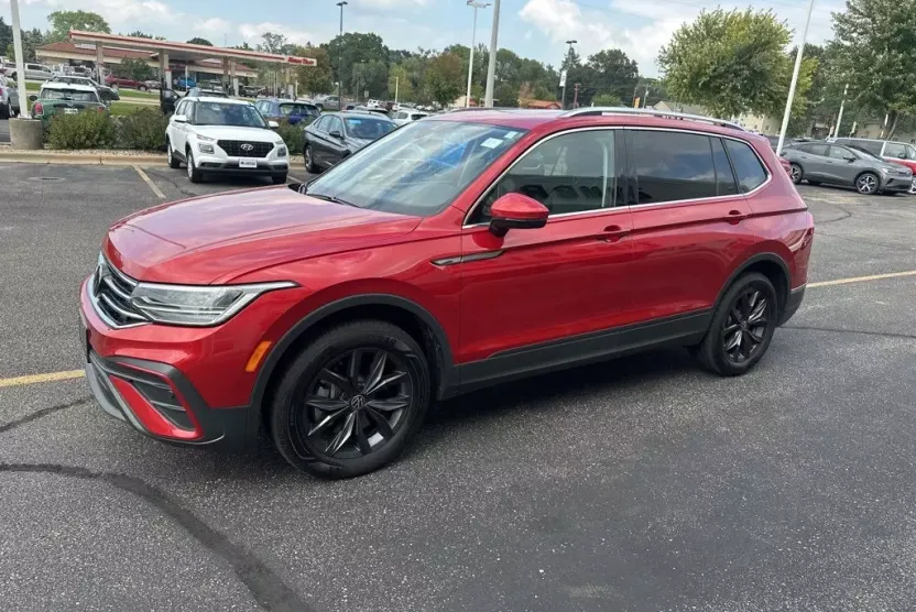 2024 Volkswagen Tiguan SE Wolfsburg Edition photo 1