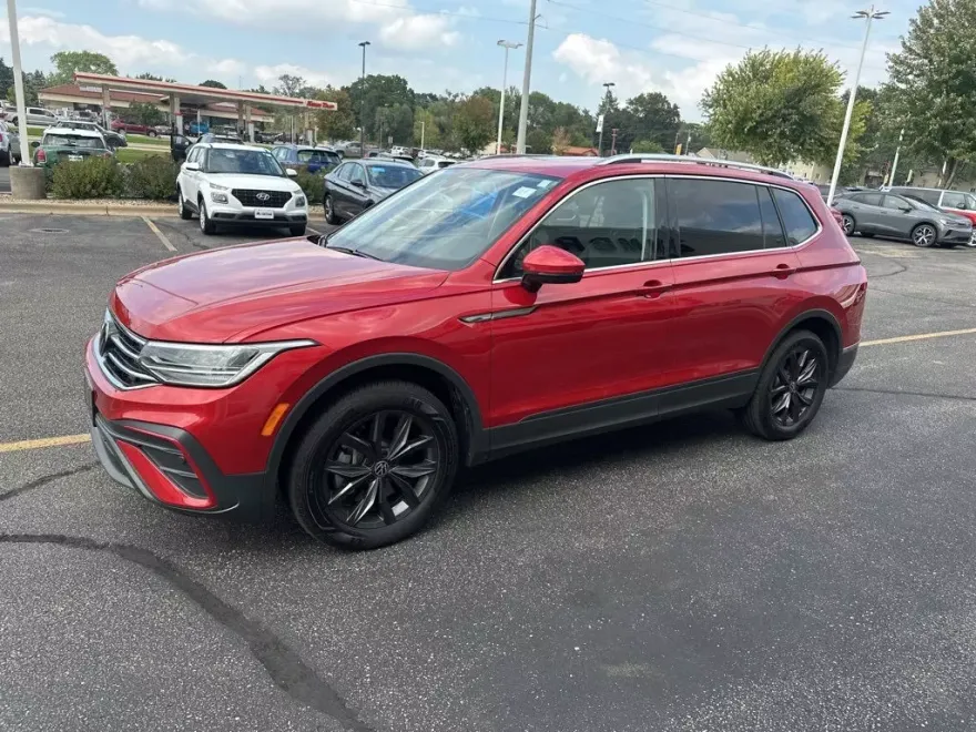 2024 Volkswagen Tiguan SE Wolfsburg Edition photo 1