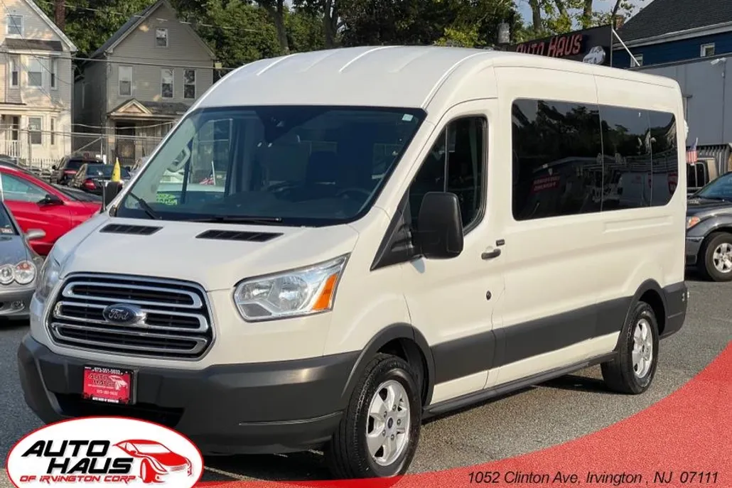 2018 Ford Transit Passenger XL photo 1