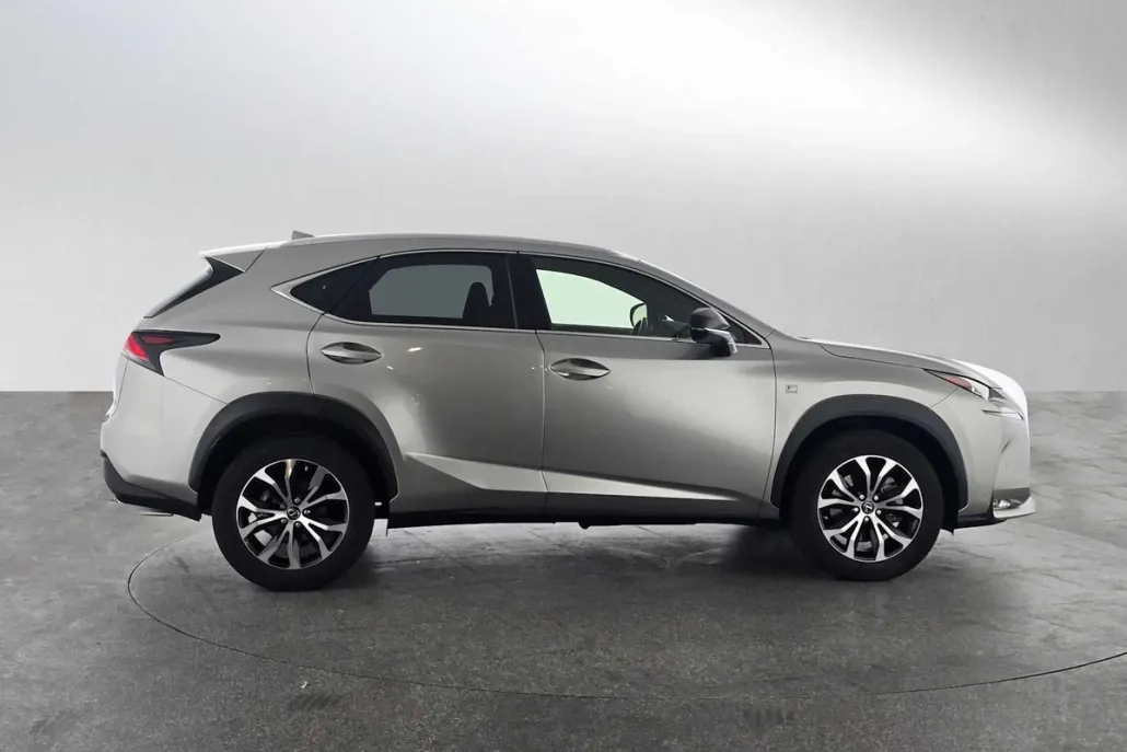 2017 Lexus NX 200t Luxury photo 1