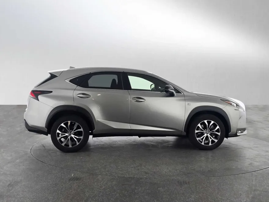 2017 Lexus NX 200t Luxury photo 1
