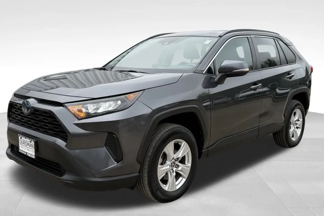 2020 Toyota RAV4 Hybrid LE photo 1