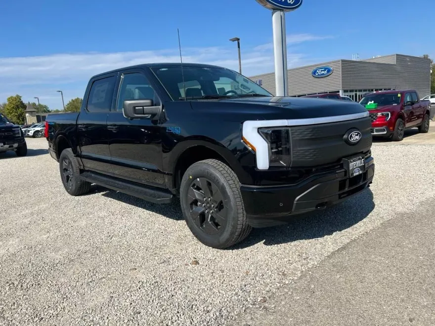 2025 Ford F-150 Lightning photo 1