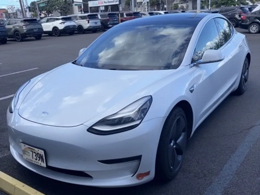 2020 Tesla Model 3 Standard Range Plus photo 1