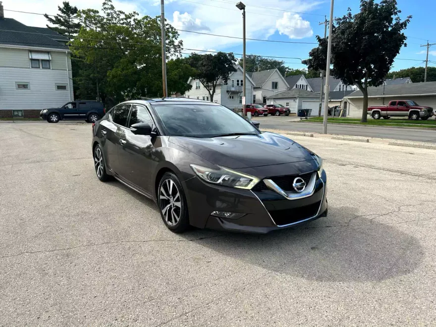2016 Nissan Maxima S photo 1