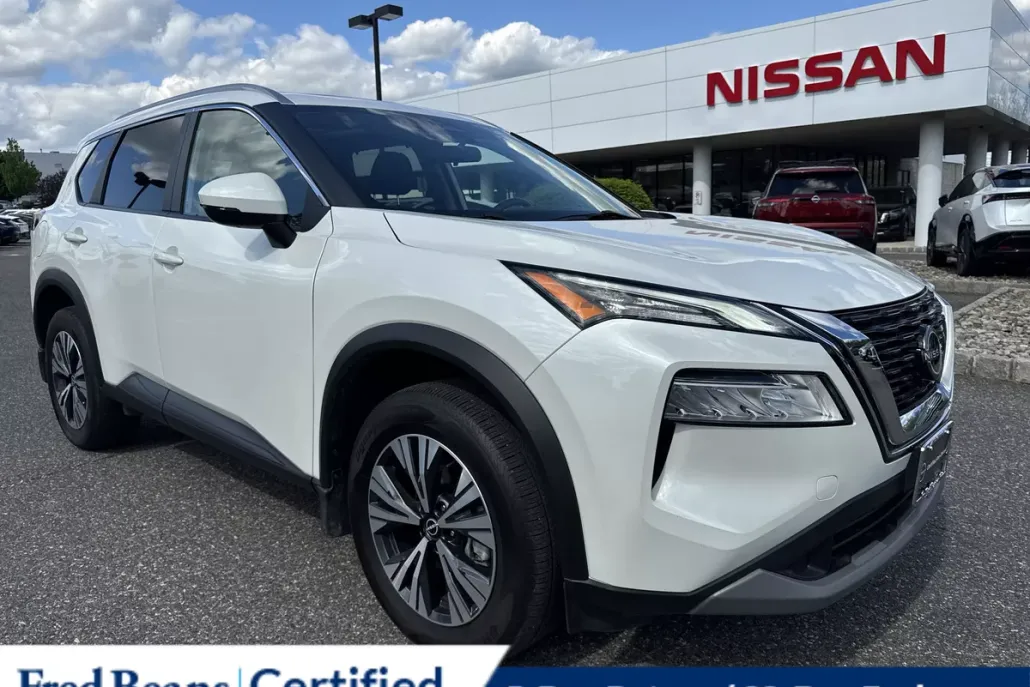 2022 Nissan Rogue SV photo 1