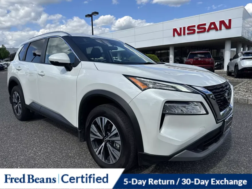 2022 Nissan Rogue SV photo 1